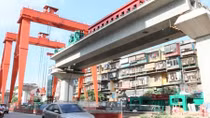 Nam công nhân bị xe máy tông chứ không phải rơi từ đường sắt trên cao