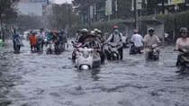 Hà Nội sắp chuyển mưa rét, thành phố Hồ Chí Minh nguy cơ cao xảy ra ngập lụt