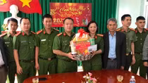 Chúc Tết Công an các đơn vị địa phương vùng sâu, vùng xa, vùng biên giới