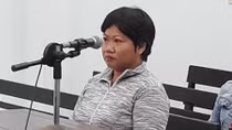 Đi tù vì dùng gạch tấn công Công an