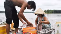 Cá nuôi lồng trên lòng hồ Suối Giai chết bất thường
