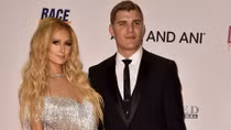 “Tiểu thư tai tiếng” Paris Hilton: Qua rồi thuở rong chơi?