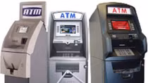 Làm thế nào để rút tiền tại ATM mà không phải trả phí?