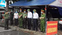 Công an Hải Dương căng mình giúp dân chống dịch 