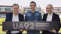 Danh thủ Gary Neville mở trường đại học