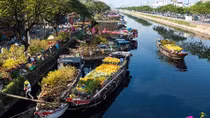 Chợ xuân “trên bến dưới thuyền”