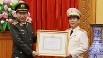 Trao Huy hiệu 30 năm tuổi Đảng cho Thứ trưởng Nguyễn Văn Sơn