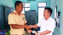 Đại uý trả lại 15 triệu cho người đánh mất