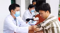 Bác sĩ trại giam và chuyện thăm, khám bệnh nhân đặc biệt