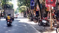 Vẫn tràn lan vi phạm về quảng cáo trên phố