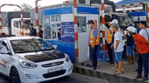 Cắm biển "Cấm dừng xe quá 5 phút" tại trạm thu giá BOT