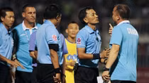 Từ những bấn loạn của V.League 2017: Thường trực VFF vẫn… im lặng đáng sợ