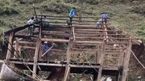Công an Sơn La giúp nhân dân khắc phục hậu quả mưa đá