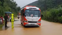 Bảo đảm giao thông thông suốt, an toàn cho người dân vùng bị lũ quét