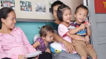 Vỡ òa niềm vui khi tìm thấy con gái 8 tuổi thất lạc