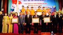 Ông Trần Bá Dương và THACO nhận Huân chương Lao động hạng Nhất