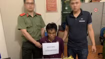 Vận chuyển thuê 4kg ma túy đá giá 1 triệu đồng