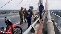 Để lại tài sản, lên cầu Rạch Miễu tự tử