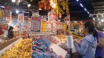 Đa dạng bánh mứt Tết