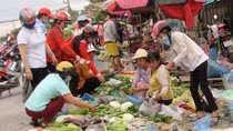 Lấy ý kiến tăng lương tối thiểu vùng: Cả công nhân, doanh nghiệp cùng tâm tư