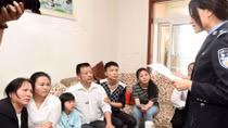 Kỳ tích vạn dặm tìm con