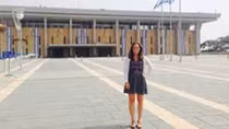 Israel cấm nữ nghị sĩ mặc váy ngắn