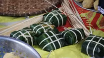 Làng bánh chưng tất bật vào vụ Tết