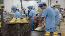 Có gì lạ trong bánh Trung thu giá 14 triệu đồng/hộp?