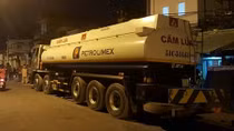 Bắt quả tang “rút ruột” xăng máy bay: Phần nổi của tảng băng chìm