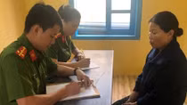 Đang ghi lô đề thì bị bắt