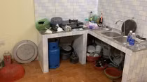 Thủ đoạn tàn độc của "cô chủ" với người giúp việc cũ