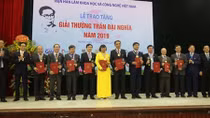 Nữ giáo sư nhận giải thưởng Trần Đại Nghĩa