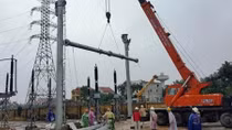 Hoàn thành lắp đặt hệ thống cột, xà Trạm biến áp 220 kV Đồng Hới