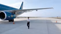 Cơ trưởng, cơ phó hạ cánh nhầm đường băng bị tạm thu bằng lái