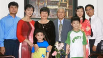 Nhà thơ Vũ Quần Phương: Luôn tôn trọng những quyết định của con