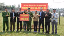 Tặng nhà tình nghĩa cho cán bộ Công an khó khăn