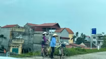 Những ai đang gom đất đón quy hoạch hai bên bờ sông Hồng?