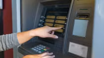 Cảnh báo về chiêu cướp tiền máy ATM của tin tặc