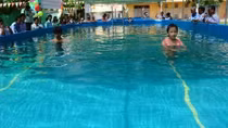 Khai trương hồ bơi di động trong trường học