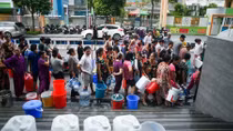 Khổ như người dùng nước sạch sông Đà!