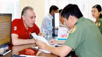 Tự động gia hạn tạm trú cho người nước ngoài