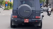 “Xế khủng” trị giá nhiều tỷ đồng mang biển đỏ giả (?)