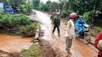 Tìm thấy thi thể người đàn ông bị lũ cuốn trôi 1,5 km