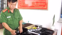 Nhiều cách làm hay trong cao điểm vận động giao nộp vũ khí, vật liệu nổ