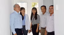 Bàn giao nhà công vụ cho giáo viên vùng xa