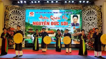 "Khi gần thì mất, xa xôi lại còn"