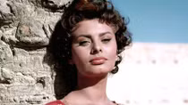 Sophia Loren từng cố tình… vào tù!
