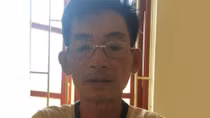 Gã thợ mộc giở trò đồi bại với con gái chủ xưởng gỗ