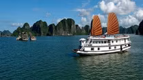Quảng Ninh mở lại một số hoạt động du lịch