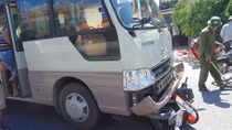 Bất cẩn sang đường bị xe máy đâm, một người nguy kịch